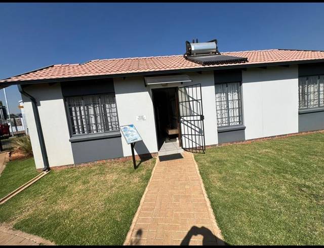 3 BEDROOM HOUSE FOR SALE IN SKY CITY